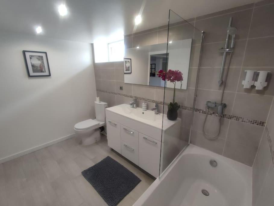 Appartement 100M2, Independant Dans Notre Maison Garennes-sur-Eure Exteriör bild