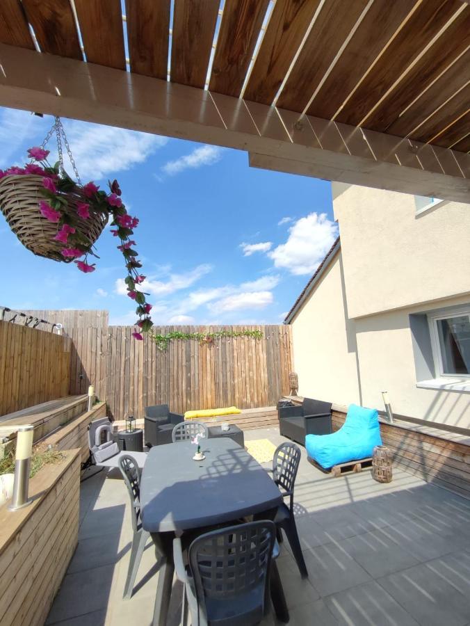 Appartement 100M2, Independant Dans Notre Maison Garennes-sur-Eure Exteriör bild