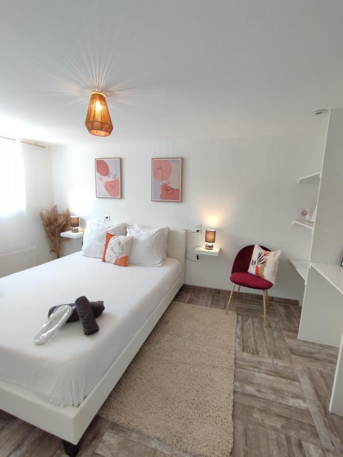 Appartement 100M2, Independant Dans Notre Maison Garennes-sur-Eure Exteriör bild