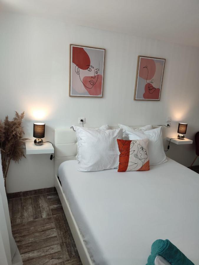 Appartement 100M2, Independant Dans Notre Maison Garennes-sur-Eure Exteriör bild