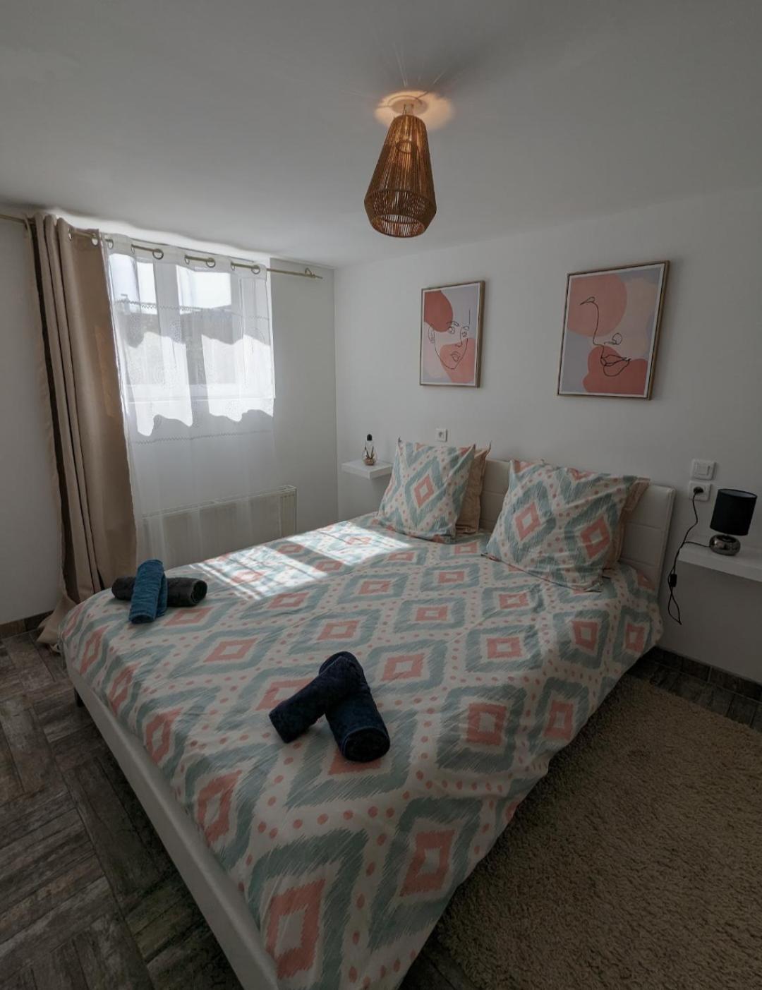 Appartement 100M2, Independant Dans Notre Maison Garennes-sur-Eure Exteriör bild